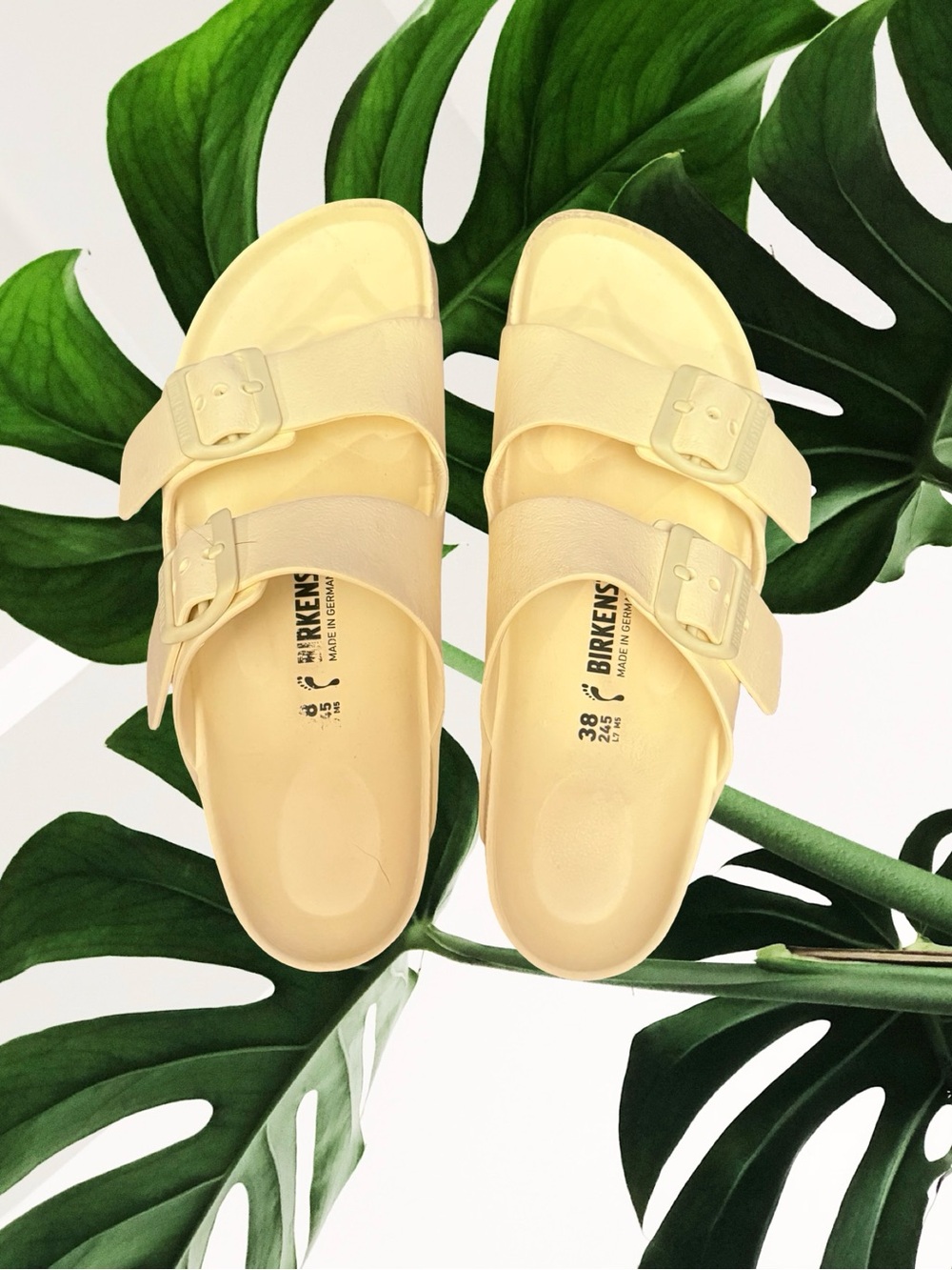 ⛱️ BIRKENSTOCK Slide Sandals in Pale Yellow - Picture 2 of 3